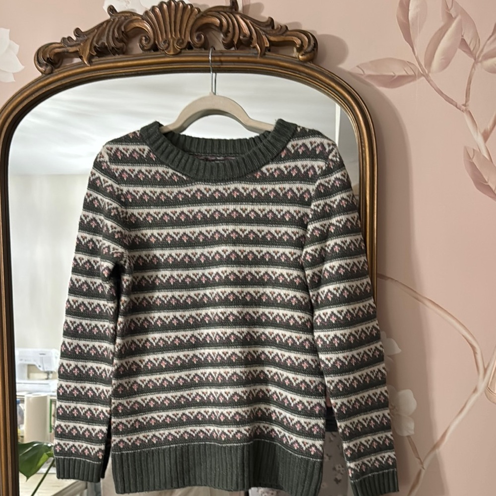 Green and White Patterned Women's Sweater